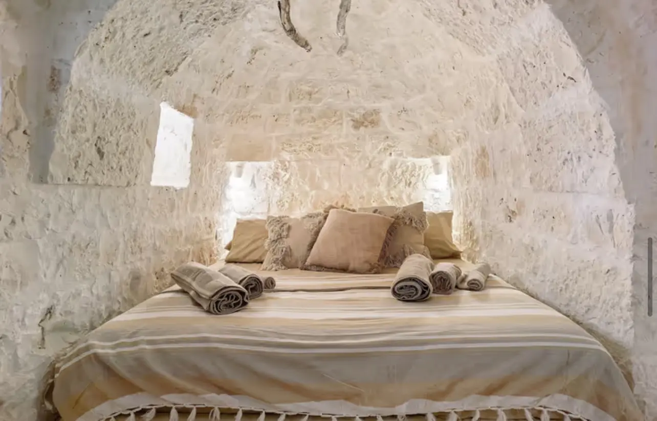 Cozy Alcove Bed